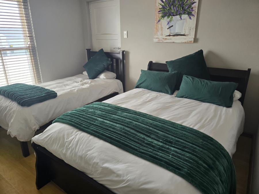 To Let 5 Bedroom Property for Rent in Mykonos Western Cape